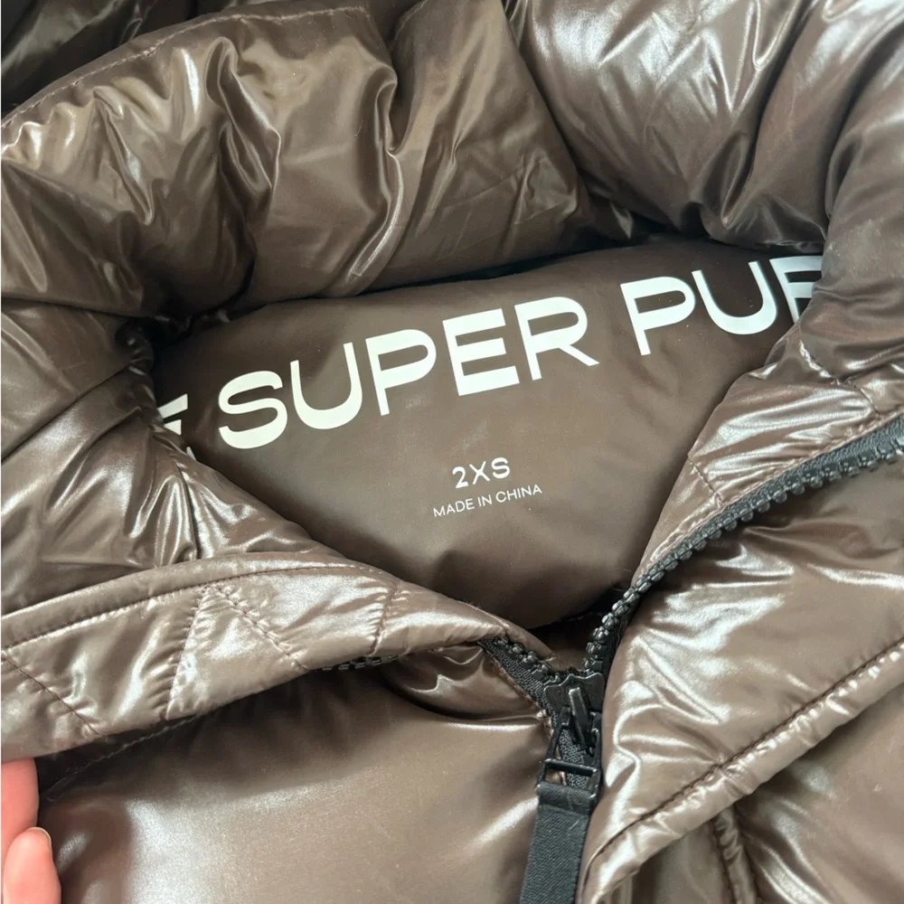 Aritzia The Super Puff™ Shorty - Hi-Gloss in Rich Mocha Brown XXS - Picture 9 of 9